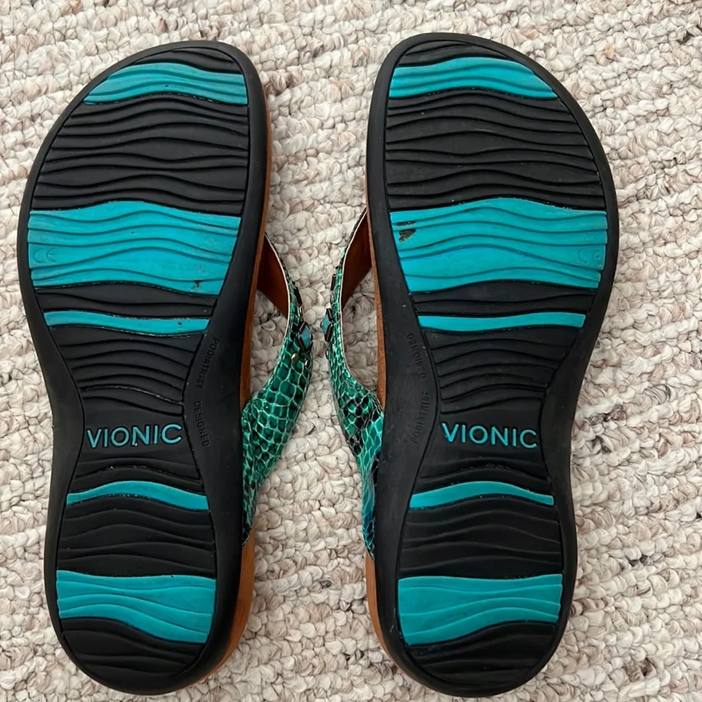 Vionic - Picture 2 of 3